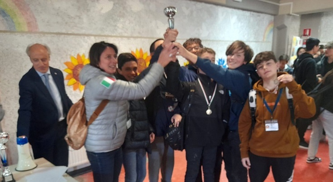 国际象棋学生“Sisti”获得地区锦标赛第二名